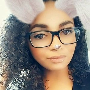 Meet your Posher, Monica